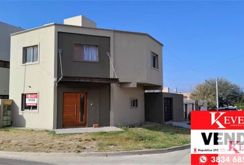 Casa en  Calle Intendente Yamil Fadel, San Fernando Del Valle De Catamarca, Capital, Catamarca, Arg