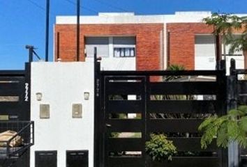 Casa en  Calle Bañuelos 2774, Bahía Blanca, B8003, Provincia De Buenos Aires, Arg