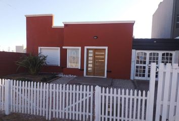 Casa en  Calle Comandante Cramer 4401-4499, Bahía Blanca, B8002, Provincia De Buenos Aires, Arg