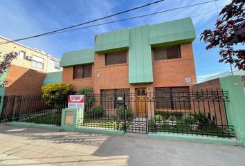 Casa en  Calle Witcomb 257, Bahía Blanca, B8001, Provincia De Buenos Aires, Arg