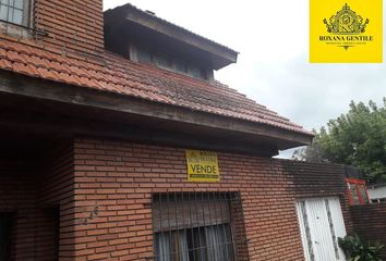 Casa en  Calle Bahía San Julián 402-500, Monte Grande, Esteban Echeverría, B1842, Provincia De Buenos Aires, Arg