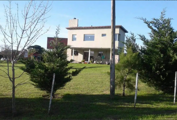 Casa en  Calle Castellano 101-199, Mar Del Plata, General Pueyrredón, B7606, Provincia De Buenos Aires, Arg