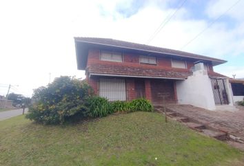 Casa en  Calle Bustamante 4102-4200, Mar Del Plata, General Pueyrredón, B7610, Provincia De Buenos Aires, Arg