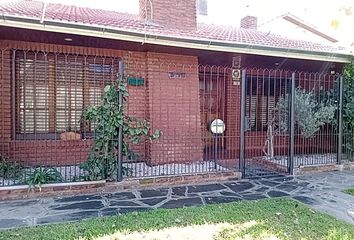 Casa en  Calle Roffo 833, Mar Del Plata, General Pueyrredón, B7604, Provincia De Buenos Aires, Arg