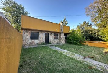 Casa en  Eduardo Arana, La Plata, Provincia De Buenos Aires, Arg