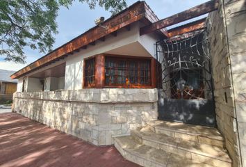 Casa en  Calle Bardas Blancas 1217, Godoy Cruz, M5501, Mendoza, Arg