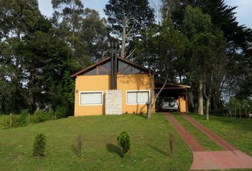 Casa en  Calle Enrique 340, Sierra De Los Padres, General Pueyrredón, B7627, Provincia De Buenos Aires, Arg