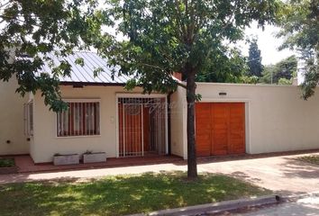 Casa en  Calle Ameghino Florentino 253, Campana, Provincia De Buenos Aires, Arg