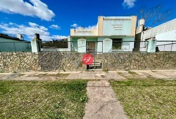 Casa en  Calle Guillermo Rawson 686, Campana, B2804, Provincia De Buenos Aires, Arg