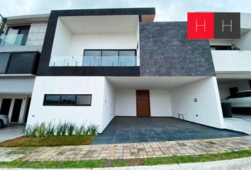 Casa en  Boulevard De Las Cascadas, Lomas De Angelópolis Cascatta, Ocoyucan, Puebla, 72865, Mex