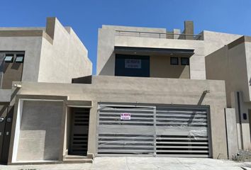 Casa en  Calle Malaquita, Cumbres Provenza Sector Terra, Mitras Poniente, García, Nuevo León, 66036, Mex