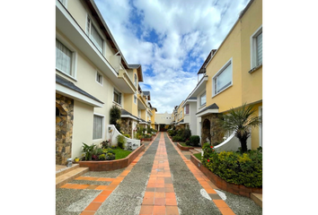 Casa en  Solca, San Isidro Del Inca, Quito