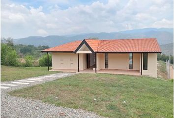 Casa en  Anatolí, La Mesa