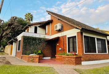 Casa en  Calle Ministro Ángel D. Elia 51, San Miguel, B1662, Provincia De Buenos Aires, Arg