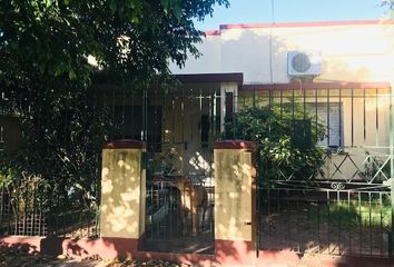 Casa en  Calle Larrea 801-899, San Miguel, B1661, Provincia De Buenos Aires, Arg