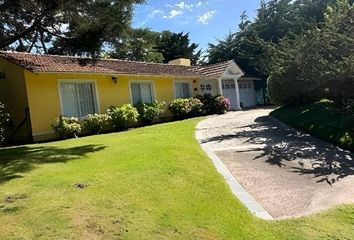 Casa en  Calle Guilliver 660-832, Pinamar, B7167, Provincia De Buenos Aires, Arg