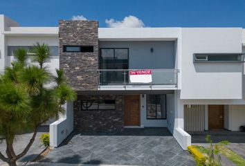 Casa en condominio en  Circuito De Los Volcanes Ote, La Cima, Zapopan, Jalisco, 45134, Mex