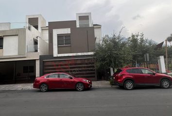 Casa en  Puerta De Hierro, Monterrey