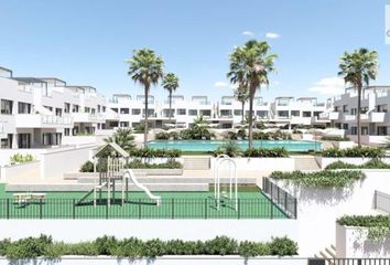 Chalet en  Distrito 2 - Urbanizaciones - Los Naúfragos, Torrevieja