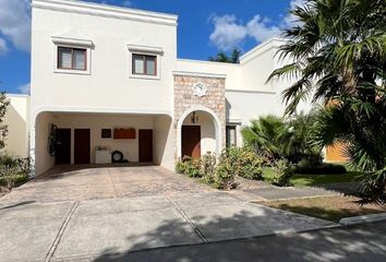 Casa en condominio en  Avenida Las Fincas, Temozón Norte, Mérida, Yucatán, 97302, Mex