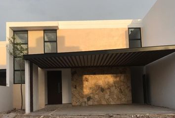 Casa en condominio en  Pueblo Cholul, Mérida, Yucatán