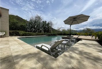 Villa-Quinta en  Santa Fe De Antioquia