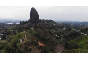 Lote de Terreno en  Guatapé, Antioquia