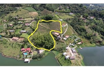 Lote de Terreno en  Guatapé, Antioquia