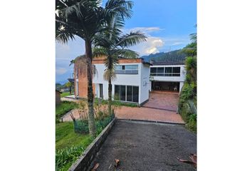 Casa en  Conquistadores, Medellín