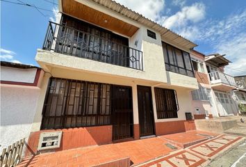 Casa en  Pinares, Sur, Armenia