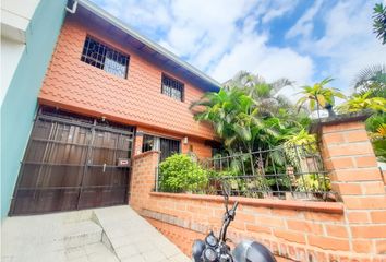 Casa en  Santa Mónica, Medellín