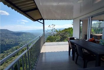 Casa en  Anatolí, La Mesa