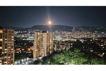 Apartamento en  Loma De Los Bernal, Medellín