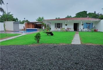 Villa-Quinta en  Campoalegre, El Cerrito Valle Del Cauca