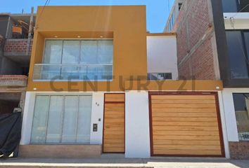 Casa en  Tacna Distrito, Tacna