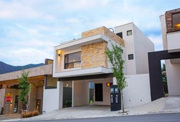 Casa en  Los Cristales, Monterrey