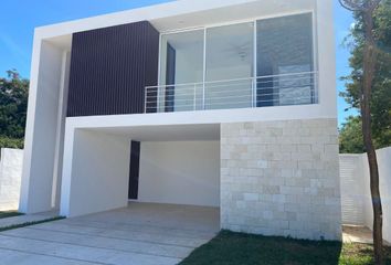 Casa en condominio en  Komchen, Mérida, Yucatán