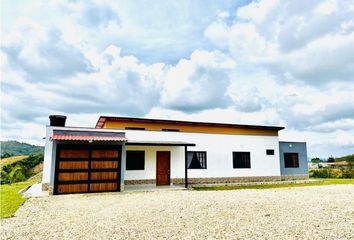 Casa en  San Vicente, Antioquia