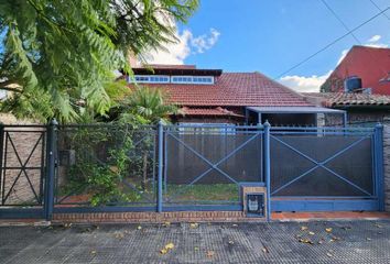 Casa en  Burzaco, Partido De Almirante Brown