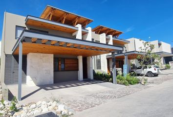 Casa en  Altozano El Nuevo Querétaro, Municipio De Querétaro