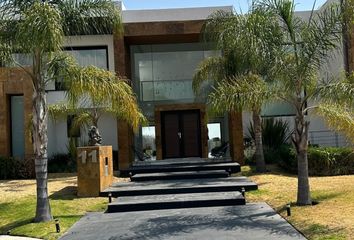 Casa en  Calle Hacienda De Bodenqui 45, Hacienda De Valle Escondido, Condado De Sayavedra, Atizapán De Zaragoza, México, 52937, Mex