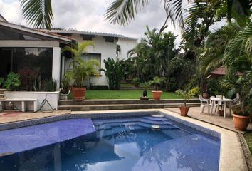 Casa en  Lomas De Atzingo, Cuernavaca, Morelos