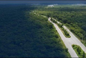 Lote de Terreno en  Tixcacal Opichen, Mérida, Yucatán