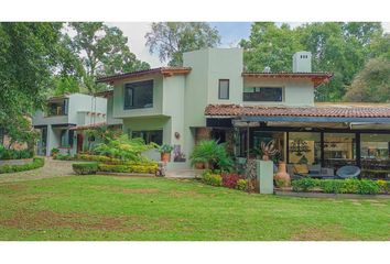 Casa en  Avándaro, Valle De Bravo