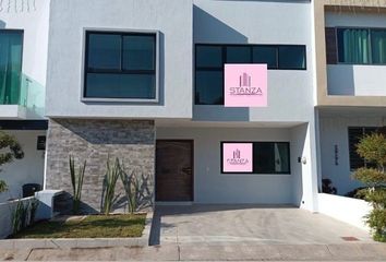 Casa en  Calle Casco Viejo, Los Almendros, Zapopan, Jalisco, 45135, Mex