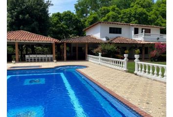 Villa-Quinta en  Santa Fe De Antioquia