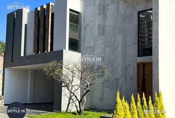 Casa en  Paseo Sinfonia 7-8, Lomas De Angelópolis Ii, Pueblo De San Bernardino Tlaxcalancingo, San Andrés Cholula, Puebla, 72830, Mex