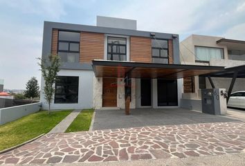 Casa en  Altozano El Nuevo Querétaro, Municipio De Querétaro