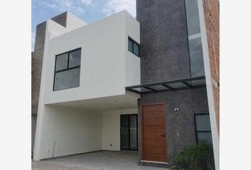 Casa en fraccionamiento en  Calle Benito Juárez, Cuayantla, Pueblo De San Bernardino Tlaxcalancingo, San Andrés Cholula, Puebla, 72823, Mex