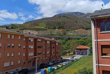 Piso en  Pola De Lena, Asturias